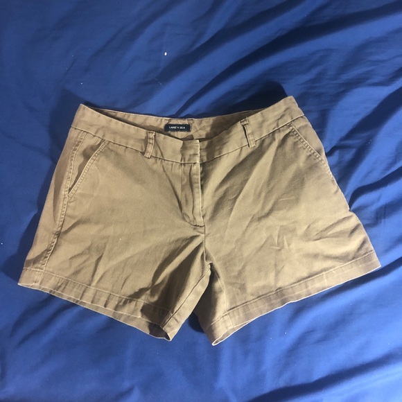Land N’ Sea size 8 short khaki shorts with pockets and button - Picture 1 of 5